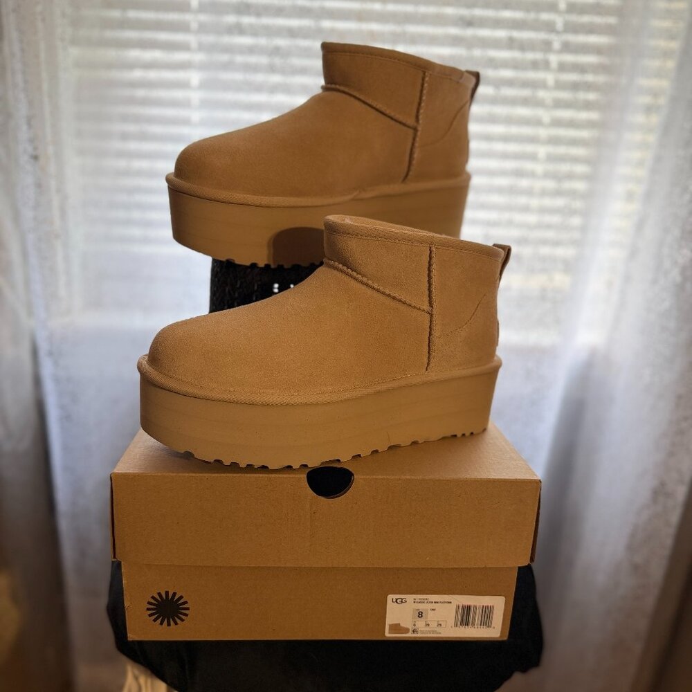 Women's Classic Ultra Mini Platform Booties  Size 8